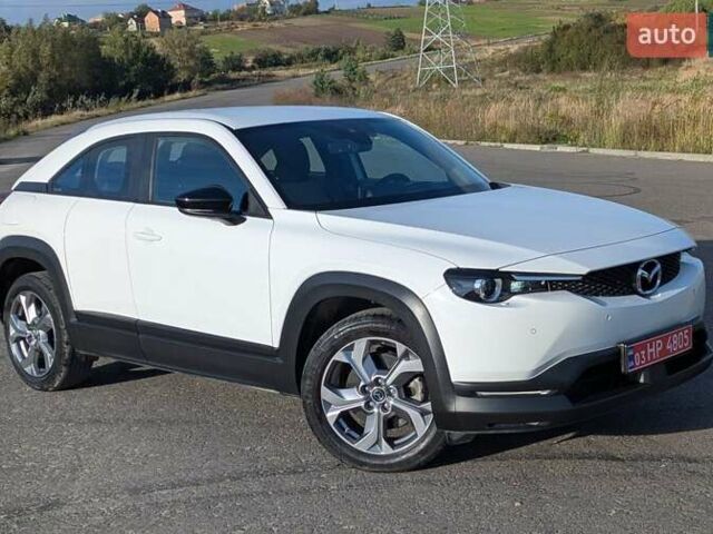 Белый Мазда MX-30, объемом двигателя 0 л и пробегом 105 тыс. км за 13800 $, фото 30 на Automoto.ua