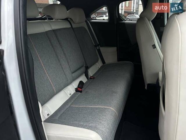 Белый Мазда MX-30, объемом двигателя 0 л и пробегом 69 тыс. км за 14100 $, фото 15 на Automoto.ua