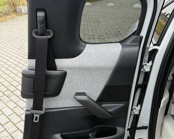 Белый Мазда MX-30, объемом двигателя 0 л и пробегом 27 тыс. км за 14900 $, фото 39 на Automoto.ua