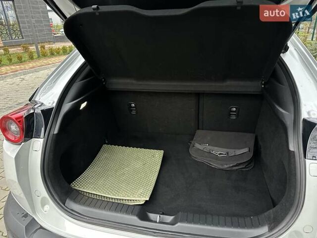 Белый Мазда MX-30, объемом двигателя 0 л и пробегом 69 тыс. км за 14100 $, фото 14 на Automoto.ua