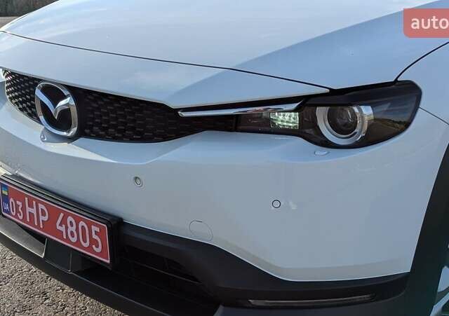 Белый Мазда MX-30, объемом двигателя 0 л и пробегом 105 тыс. км за 13800 $, фото 26 на Automoto.ua