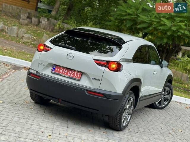 Белый Мазда MX-30, объемом двигателя 0 л и пробегом 33 тыс. км за 14950 $, фото 68 на Automoto.ua