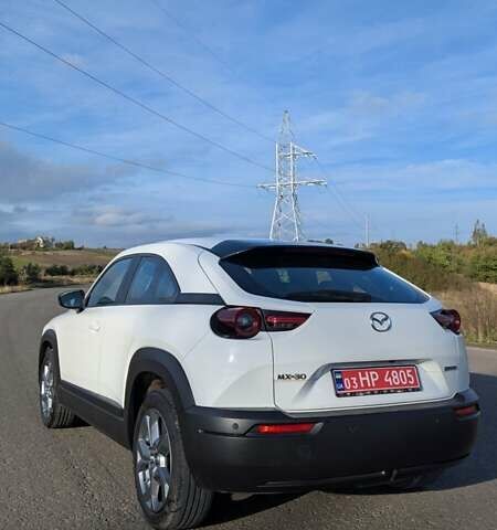 Белый Мазда MX-30, объемом двигателя 0 л и пробегом 105 тыс. км за 13800 $, фото 15 на Automoto.ua