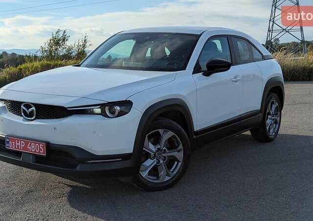 Белый Мазда MX-30, объемом двигателя 0 л и пробегом 105 тыс. км за 13800 $, фото 28 на Automoto.ua