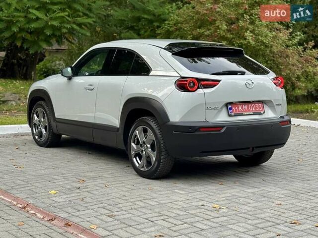 Белый Мазда MX-30, объемом двигателя 0 л и пробегом 33 тыс. км за 14950 $, фото 47 на Automoto.ua