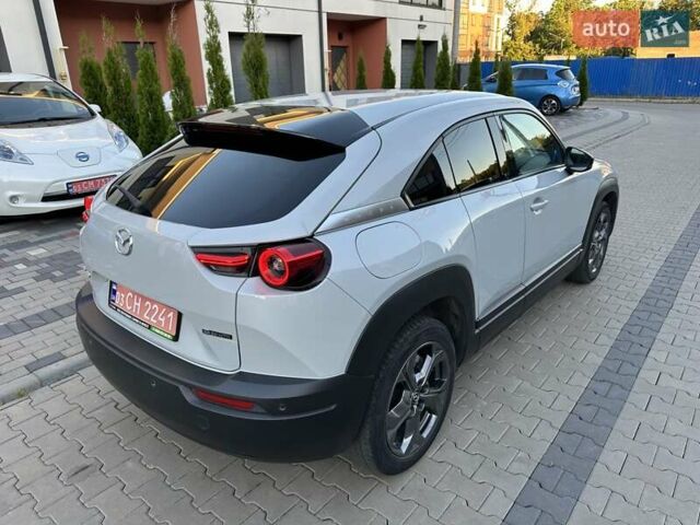 Белый Мазда MX-30, объемом двигателя 0 л и пробегом 68 тыс. км за 14000 $, фото 8 на Automoto.ua