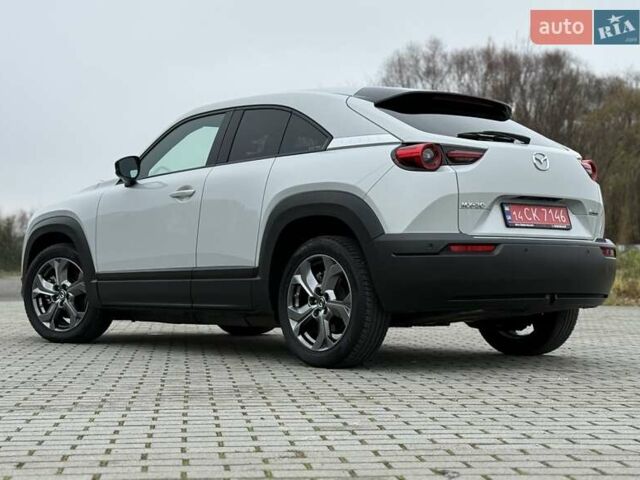 Белый Мазда MX-30, объемом двигателя 0 л и пробегом 27 тыс. км за 14900 $, фото 25 на Automoto.ua