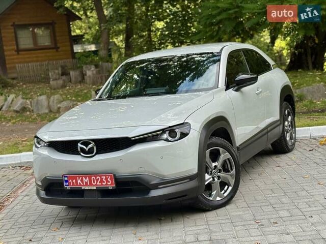 Белый Мазда MX-30, объемом двигателя 0 л и пробегом 33 тыс. км за 14950 $, фото 26 на Automoto.ua