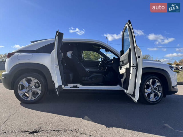 Мазда MX-30 2021 в Киеве на Automoto.ua Белый Мазда MX-30, объемом двигателя 0 л и пробегом 24 тыс. км за 15500 $, фото 13 на Automoto.ua