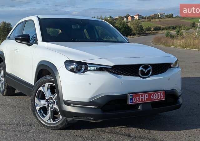 Белый Мазда MX-30, объемом двигателя 0 л и пробегом 105 тыс. км за 13800 $, фото 33 на Automoto.ua