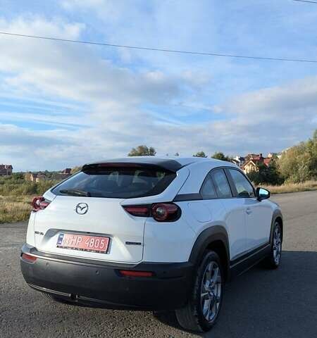 Белый Мазда MX-30, объемом двигателя 0 л и пробегом 105 тыс. км за 13800 $, фото 18 на Automoto.ua