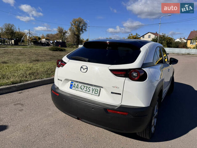 Мазда MX-30 2021 в Киеве на Automoto.ua Белый Мазда MX-30, объемом двигателя 0 л и пробегом 24 тыс. км за 15500 $, фото 6 на Automoto.ua