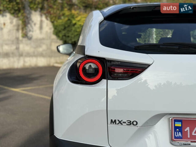 Білий Мазда MX-30, об'ємом двигуна 0 л та пробігом 33 тис. км за 14850 $, фото 65 на Automoto.ua