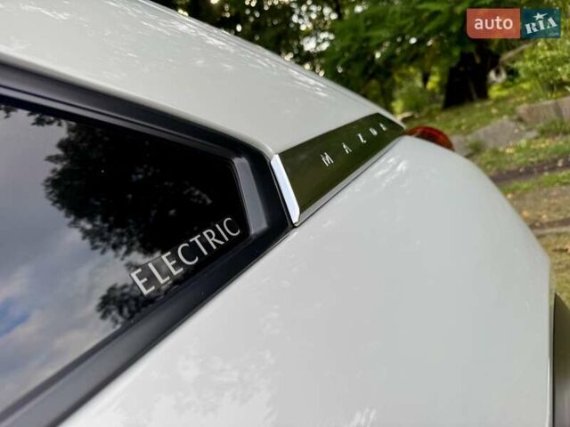 Белый Мазда MX-30, объемом двигателя 0 л и пробегом 33 тыс. км за 14950 $, фото 42 на Automoto.ua