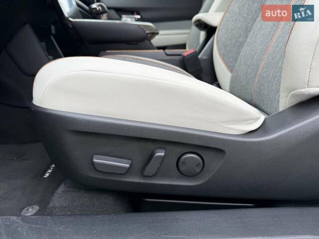 Белый Мазда MX-30, объемом двигателя 0 л и пробегом 27 тыс. км за 14900 $, фото 29 на Automoto.ua