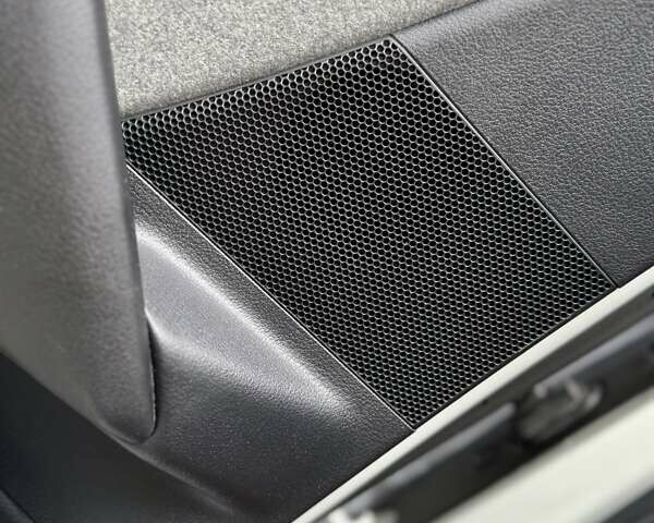 Белый Мазда MX-30, объемом двигателя 0 л и пробегом 33 тыс. км за 14950 $, фото 123 на Automoto.ua