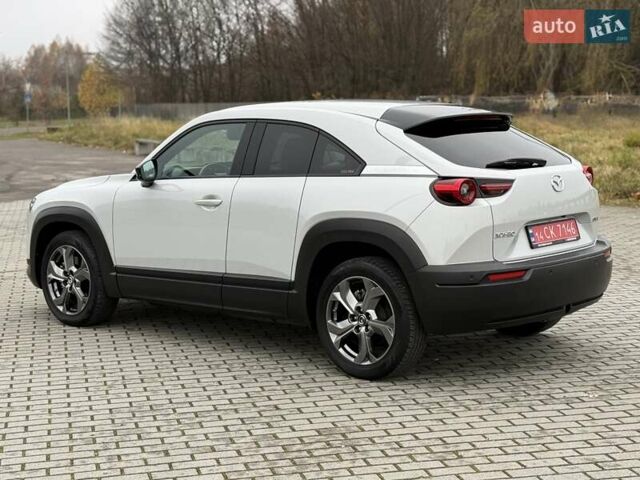 Белый Мазда MX-30, объемом двигателя 0 л и пробегом 27 тыс. км за 14900 $, фото 22 на Automoto.ua