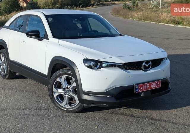 Белый Мазда MX-30, объемом двигателя 0 л и пробегом 105 тыс. км за 13800 $, фото 32 на Automoto.ua