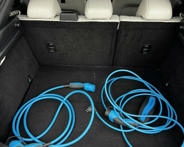 Белый Мазда MX-30, объемом двигателя 0 л и пробегом 50 тыс. км за 14500 $, фото 8 на Automoto.ua