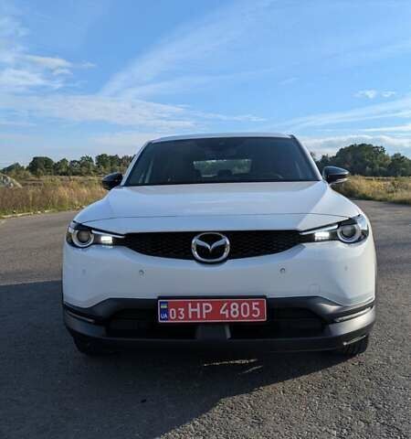 Белый Мазда MX-30, объемом двигателя 0 л и пробегом 105 тыс. км за 13800 $, фото 21 на Automoto.ua