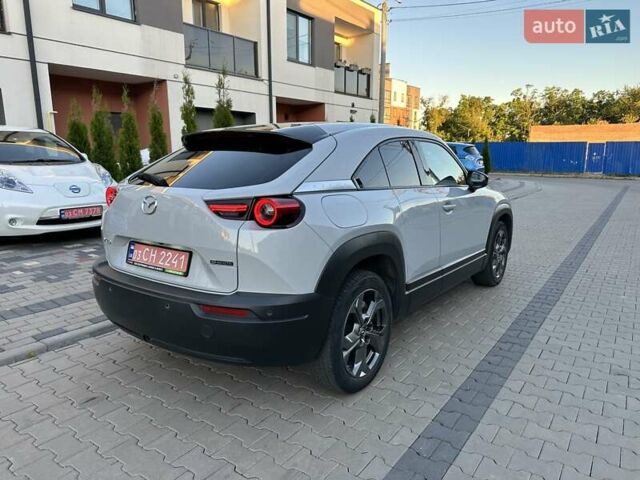 Белый Мазда MX-30, объемом двигателя 0 л и пробегом 68 тыс. км за 14000 $, фото 7 на Automoto.ua