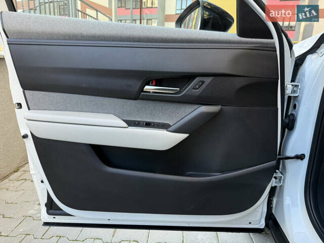 Белый Мазда MX-30, объемом двигателя 0 л и пробегом 64 тыс. км за 14000 $, фото 43 на Automoto.ua