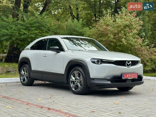 Белый Мазда MX-30, объемом двигателя 0 л и пробегом 33 тыс. км за 14950 $, фото 5 на Automoto.ua