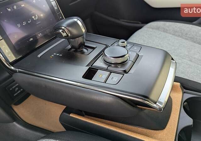 Белый Мазда MX-30, объемом двигателя 0 л и пробегом 105 тыс. км за 13800 $, фото 64 на Automoto.ua