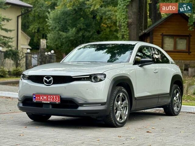 Белый Мазда MX-30, объемом двигателя 0 л и пробегом 33 тыс. км за 14950 $, фото 28 на Automoto.ua