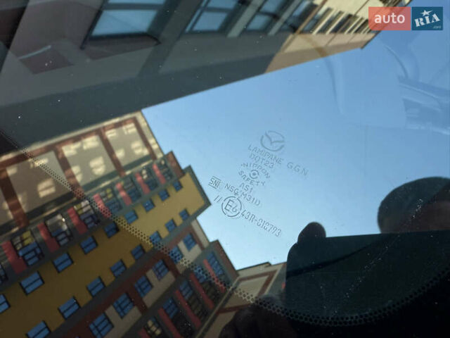 Белый Мазда MX-30, объемом двигателя 0 л и пробегом 64 тыс. км за 14000 $, фото 57 на Automoto.ua