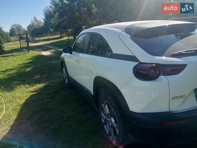 Білий Мазда MX-30, об'ємом двигуна 0 л та пробігом 115 тис. км за 9800 $, фото 11 на Automoto.ua