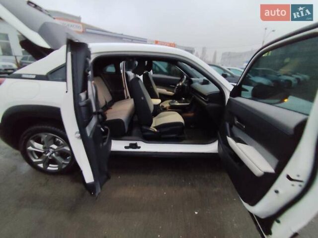 Білий Мазда MX-30, об'ємом двигуна 0 л та пробігом 22 тис. км за 14999 $, фото 40 на Automoto.ua