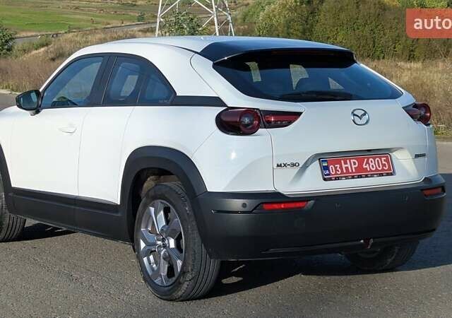 Белый Мазда MX-30, объемом двигателя 0 л и пробегом 90 тыс. км за 14200 $, фото 11 на Automoto.ua