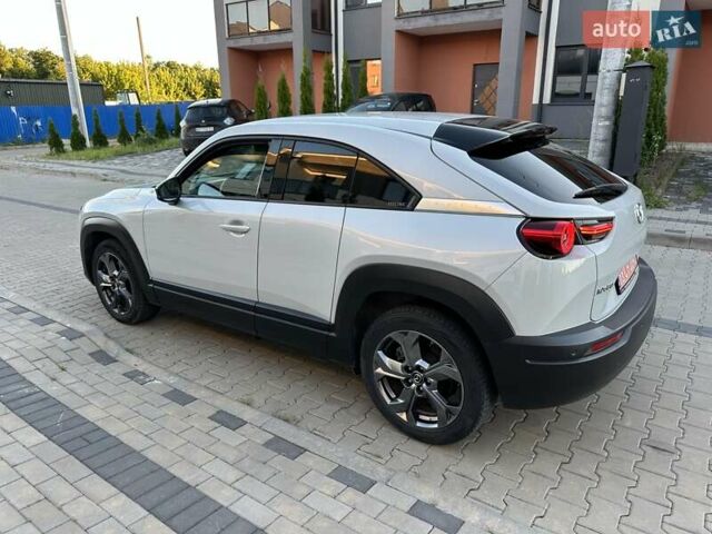 Белый Мазда MX-30, объемом двигателя 0 л и пробегом 68 тыс. км за 14000 $, фото 11 на Automoto.ua