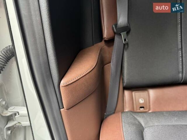 Белый Мазда MX-30, объемом двигателя 0 л и пробегом 33 тыс. км за 14950 $, фото 120 на Automoto.ua