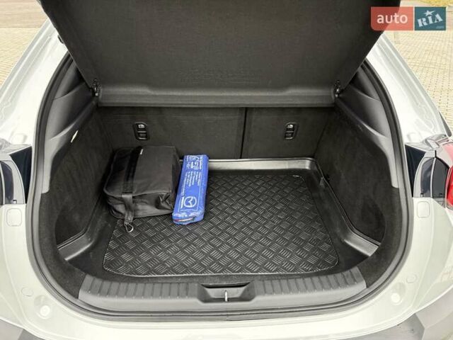 Белый Мазда MX-30, объемом двигателя 0 л и пробегом 27 тыс. км за 14900 $, фото 46 на Automoto.ua