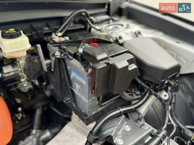 Белый Мазда MX-30, объемом двигателя 0 л и пробегом 33 тыс. км за 14950 $, фото 139 на Automoto.ua