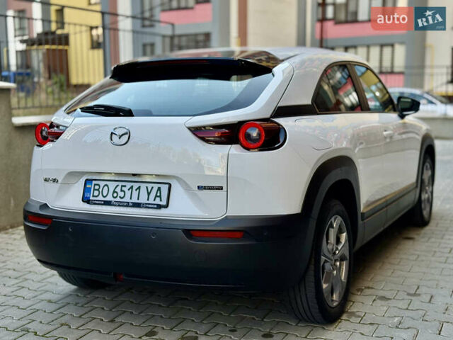 Белый Мазда MX-30, объемом двигателя 0 л и пробегом 64 тыс. км за 14000 $, фото 11 на Automoto.ua