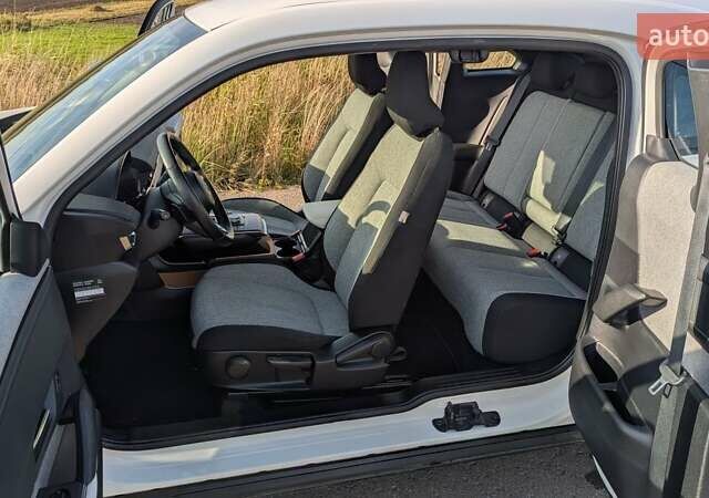 Белый Мазда MX-30, объемом двигателя 0 л и пробегом 105 тыс. км за 13800 $, фото 36 на Automoto.ua