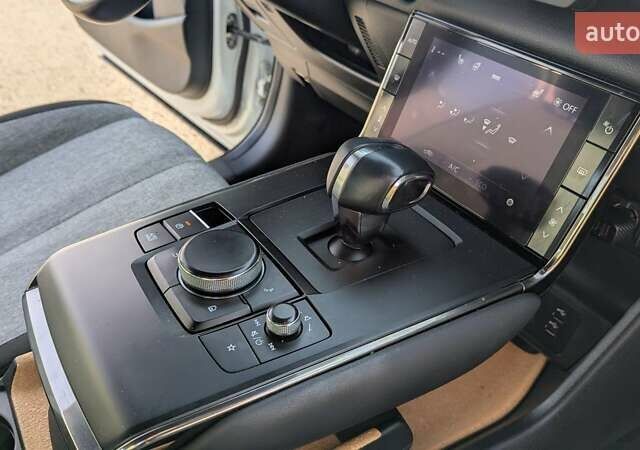 Белый Мазда MX-30, объемом двигателя 0 л и пробегом 105 тыс. км за 13800 $, фото 41 на Automoto.ua