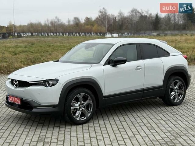 Белый Мазда MX-30, объемом двигателя 0 л и пробегом 27 тыс. км за 14900 $, фото 20 на Automoto.ua