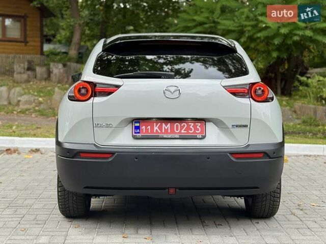 Белый Мазда MX-30, объемом двигателя 0 л и пробегом 33 тыс. км за 14950 $, фото 61 на Automoto.ua
