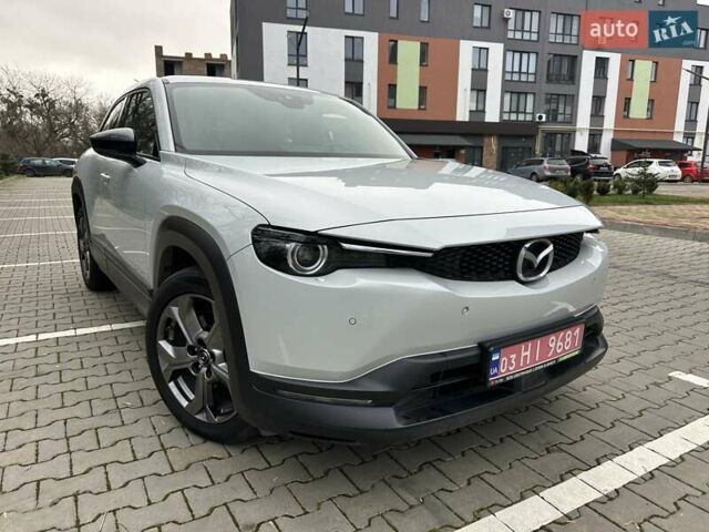 Белый Мазда MX-30, объемом двигателя 0 л и пробегом 69 тыс. км за 14100 $, фото 1 на Automoto.ua