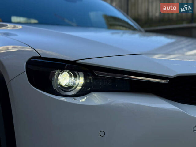 Белый Мазда MX-30, объемом двигателя 0 л и пробегом 64 тыс. км за 14000 $, фото 13 на Automoto.ua