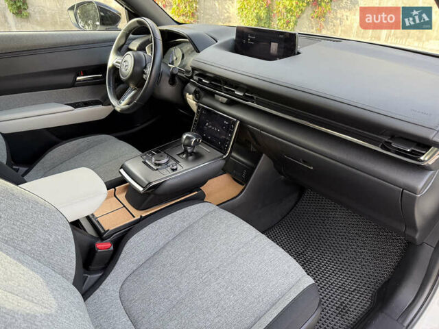 Білий Мазда MX-30, об'ємом двигуна 0 л та пробігом 33 тис. км за 14850 $, фото 38 на Automoto.ua