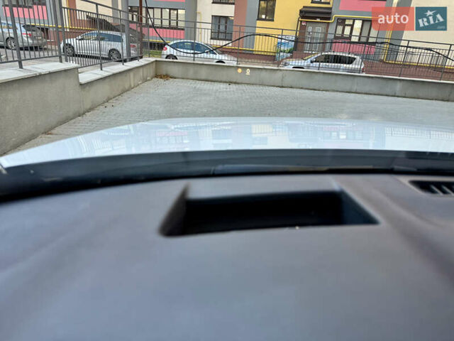 Белый Мазда MX-30, объемом двигателя 0 л и пробегом 64 тыс. км за 14000 $, фото 39 на Automoto.ua