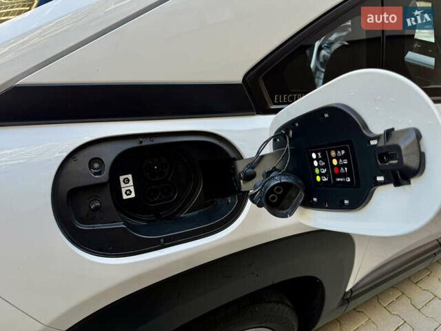 Белый Мазда MX-30, объемом двигателя 0 л и пробегом 64 тыс. км за 14000 $, фото 51 на Automoto.ua