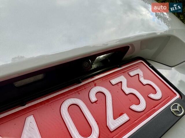 Белый Мазда MX-30, объемом двигателя 0 л и пробегом 33 тыс. км за 14950 $, фото 57 на Automoto.ua