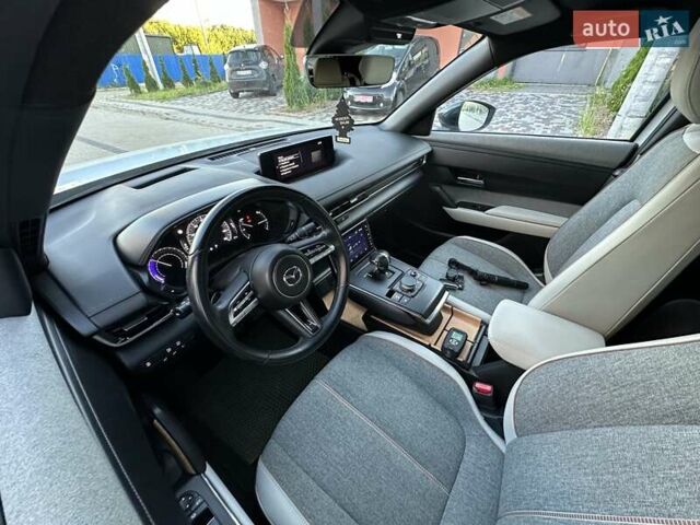 Белый Мазда MX-30, объемом двигателя 0 л и пробегом 68 тыс. км за 14000 $, фото 13 на Automoto.ua