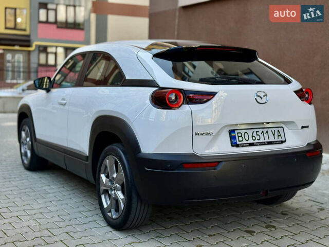 Белый Мазда MX-30, объемом двигателя 0 л и пробегом 64 тыс. км за 14000 $, фото 7 на Automoto.ua